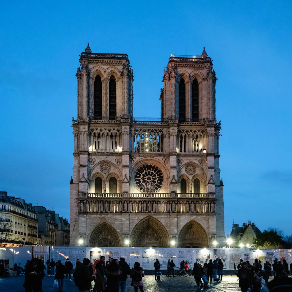Notre Drame, au nom du&nbsp;père