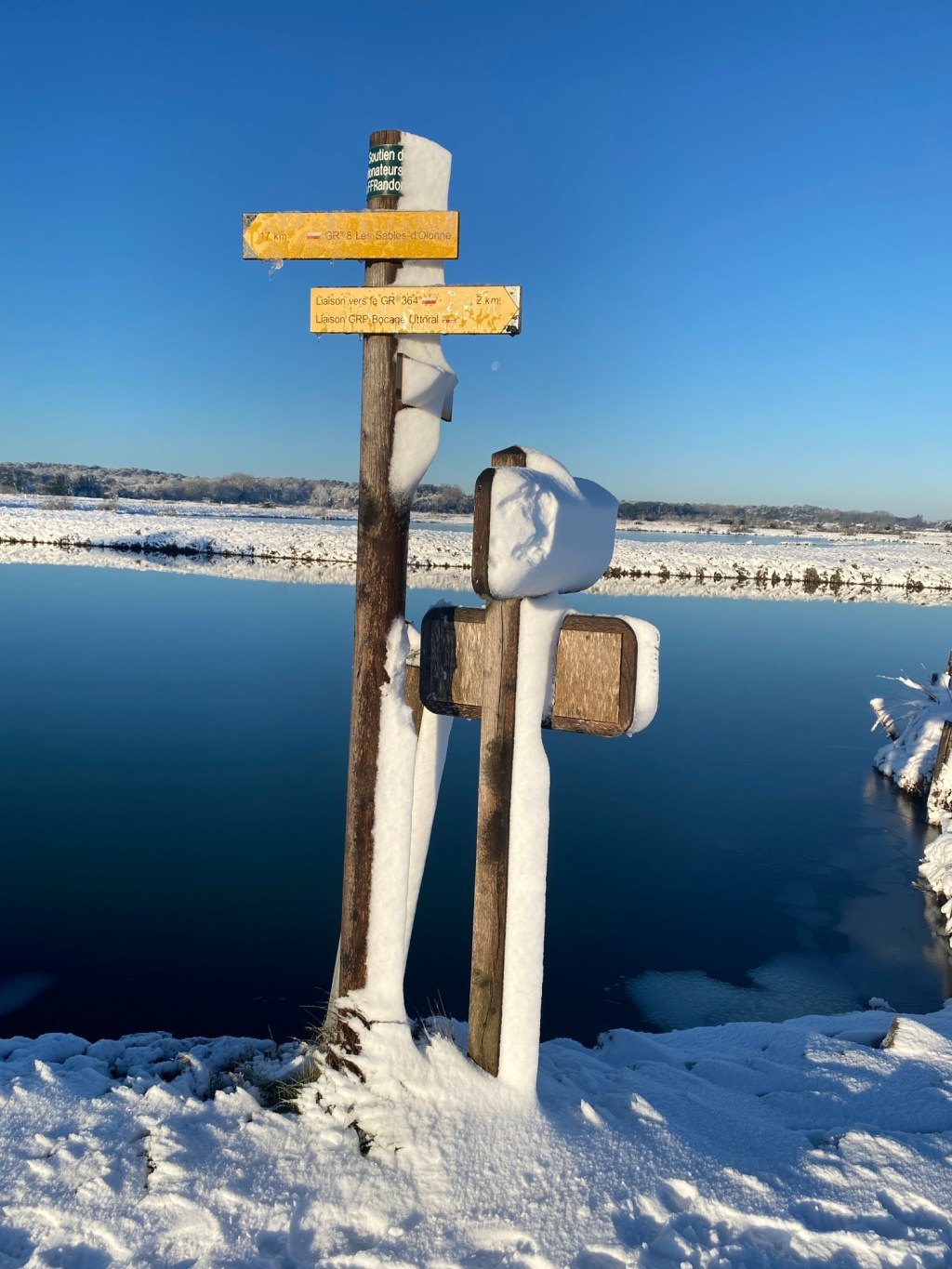 Il s’éteint doucement, celui qui…
