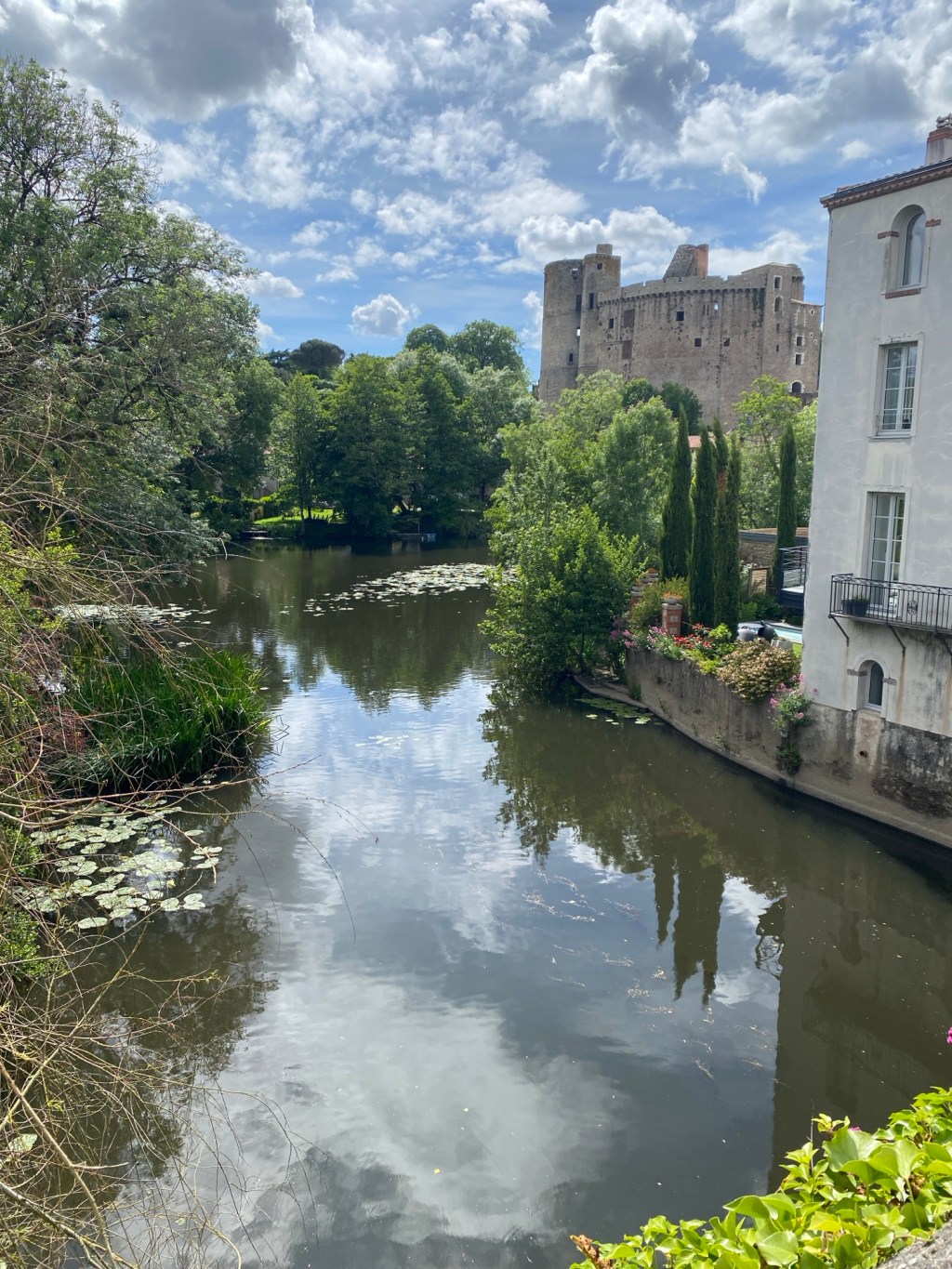 Ô limpide rivière, ô rivière&nbsp;chérie